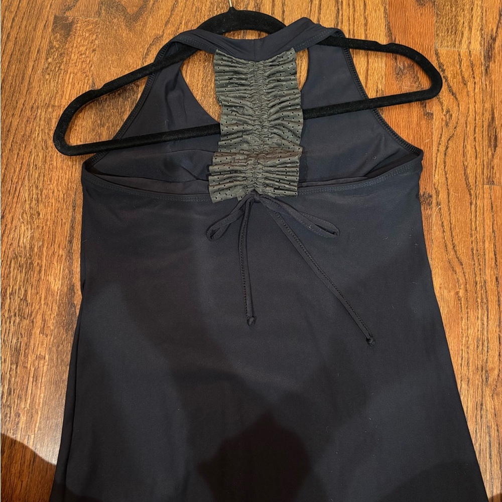 Adorable tennis set- includes Skirt and tank - Picture 4 of 6